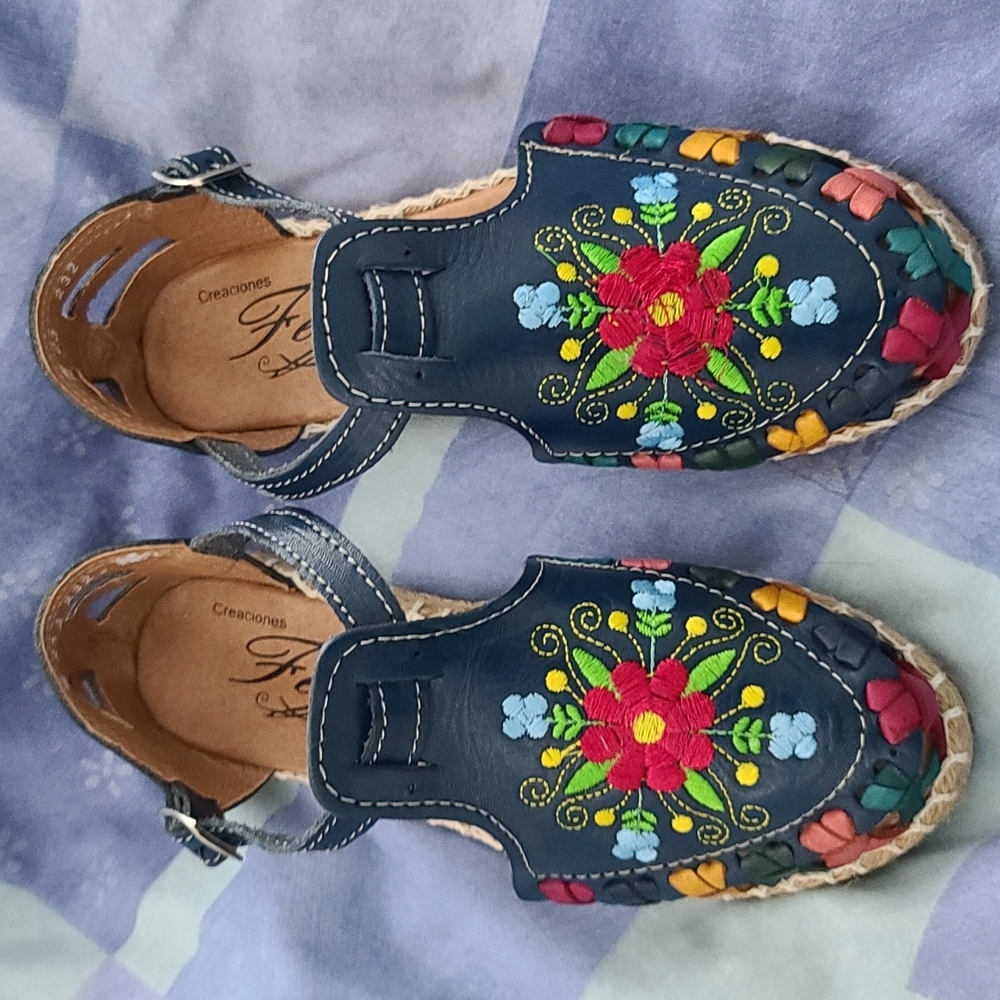 NWOT Girls Espadrille Sandal Shoes Size 2-3